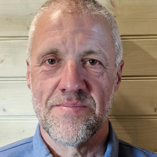 Head shot photograph of Cllr Steve Woodhead